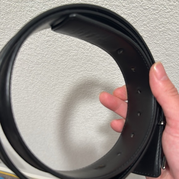 Louis Vuitton Belt - Picture 7 of 8